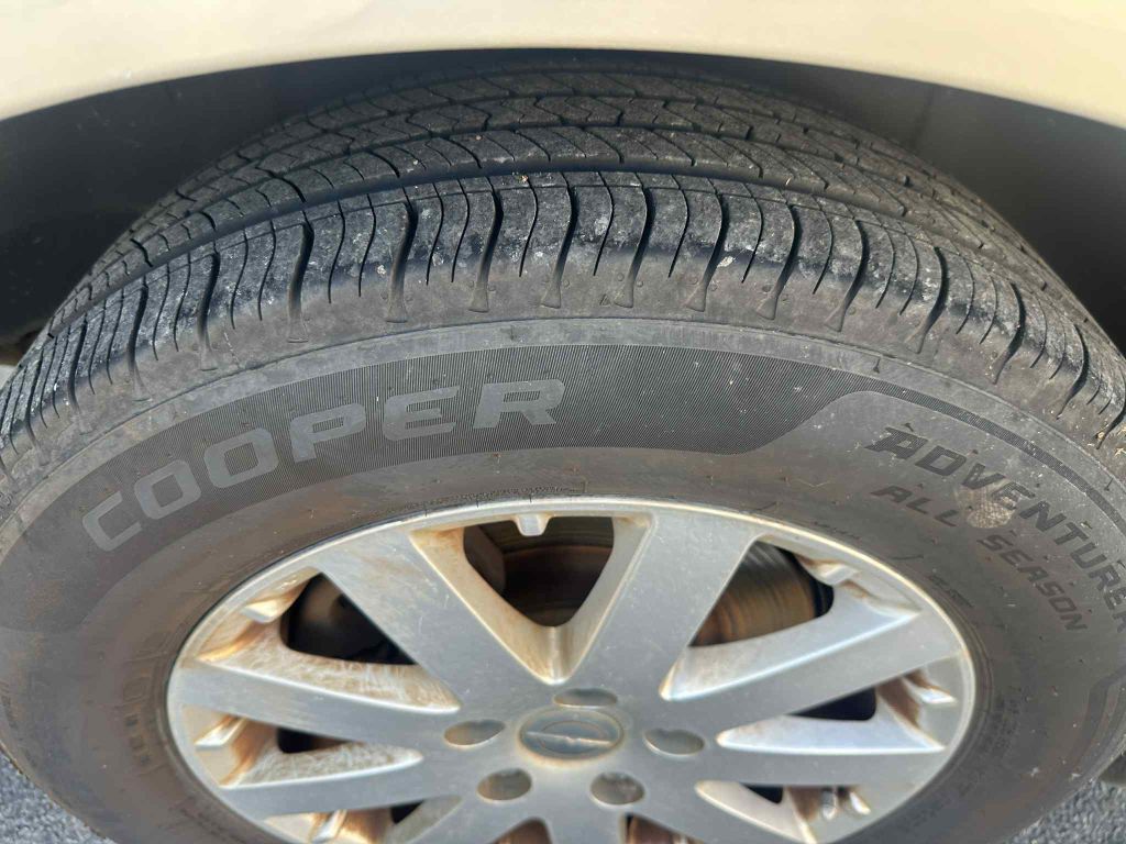 Photo 18 of this CHRYSLER TOWN & COUNTRY