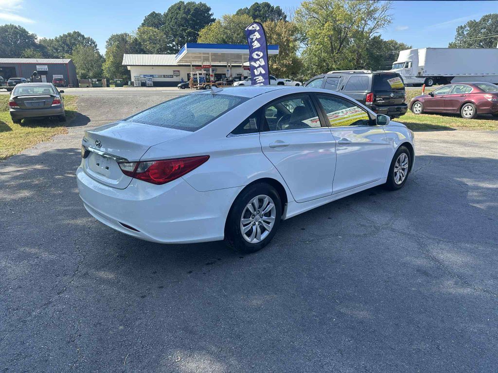 Photo 5 of this HYUNDAI SONATA