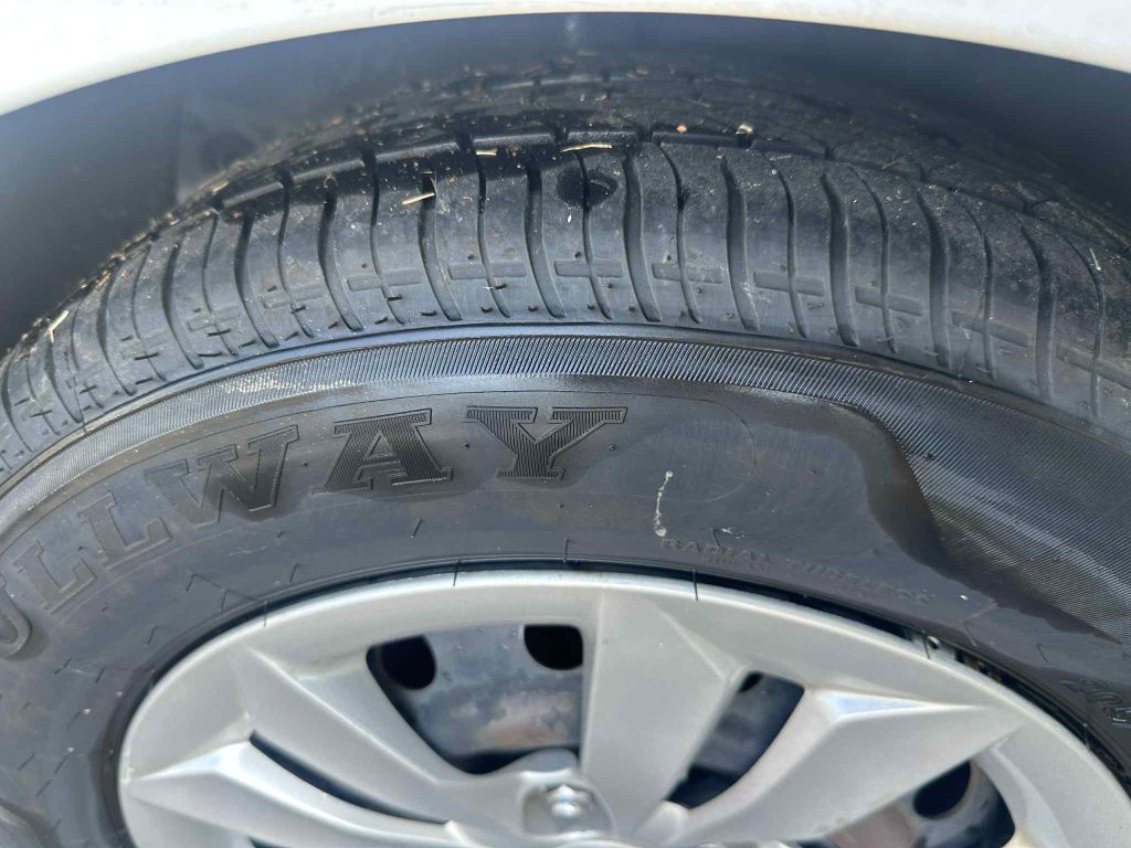 Photo 16 of this HYUNDAI SONATA