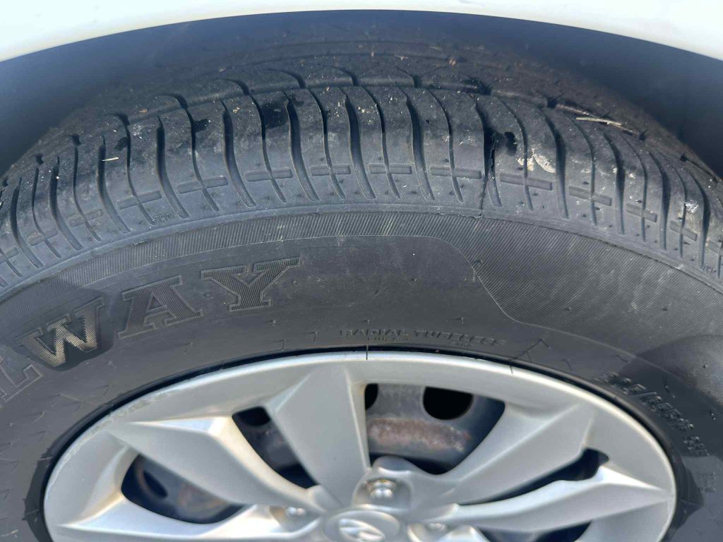 Photo 17 of this HYUNDAI SONATA