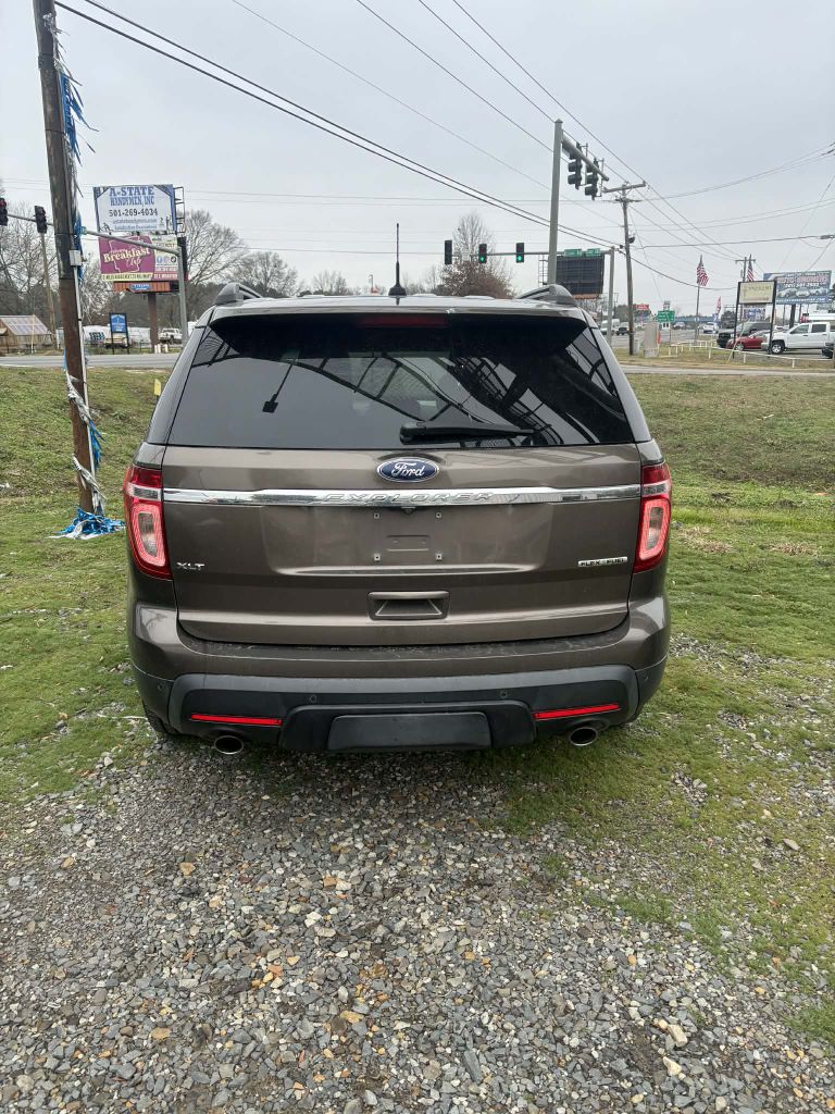 Photo 5 of this FORD EXPLORER