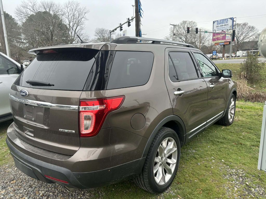 Photo 4 of this FORD EXPLORER