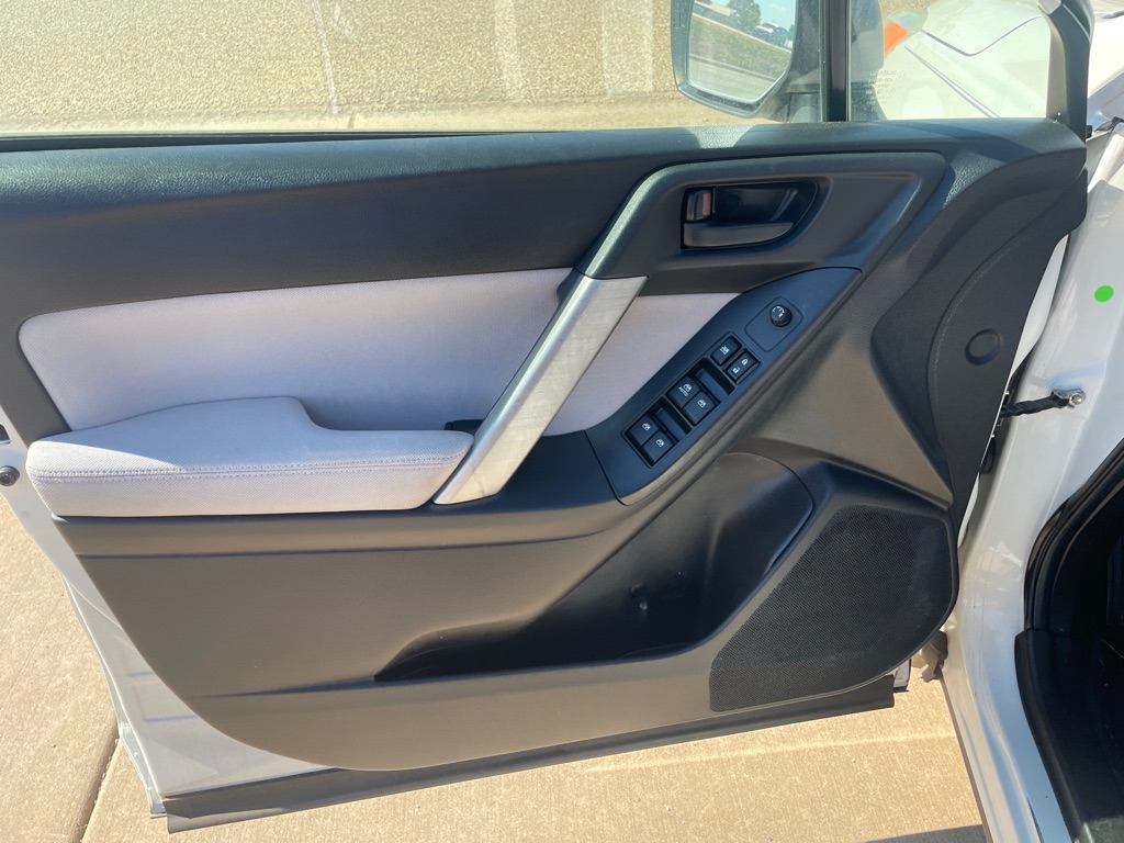 Photo 6 of this SUBARU FORESTER