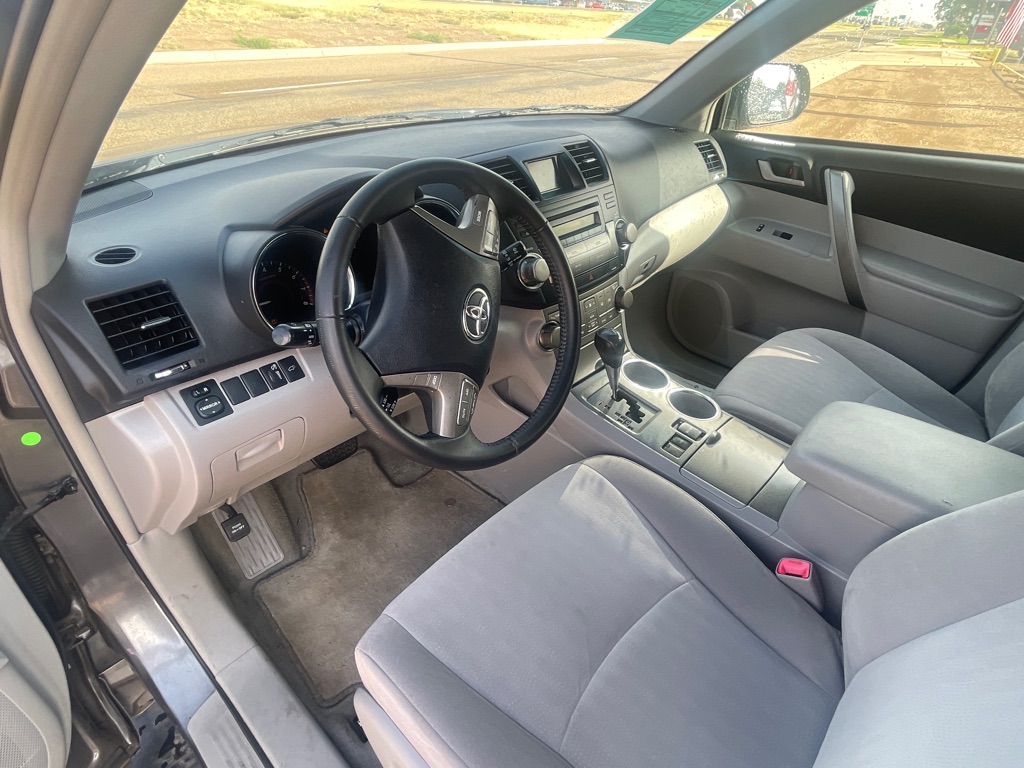 Photo 8 of this TOYOTA HIGHLANDER