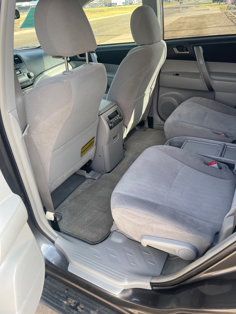 Photo 6 of this TOYOTA HIGHLANDER