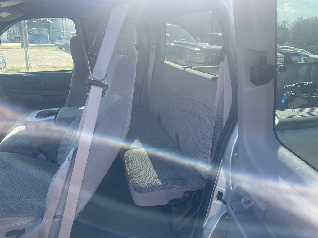 Photo 5 of this FORD F150