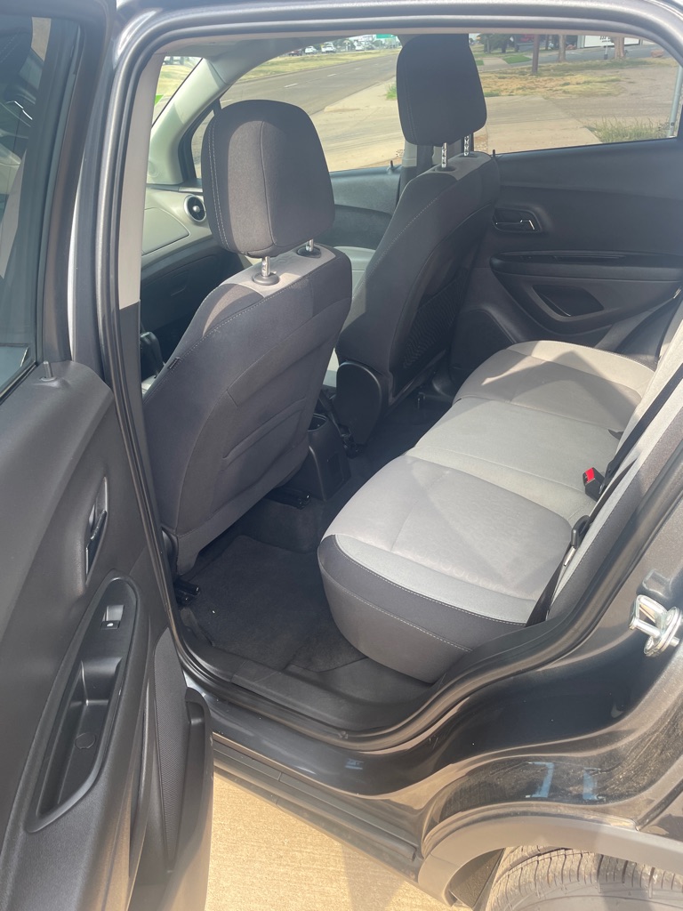 Photo 5 of this CHEVROLET TRAX