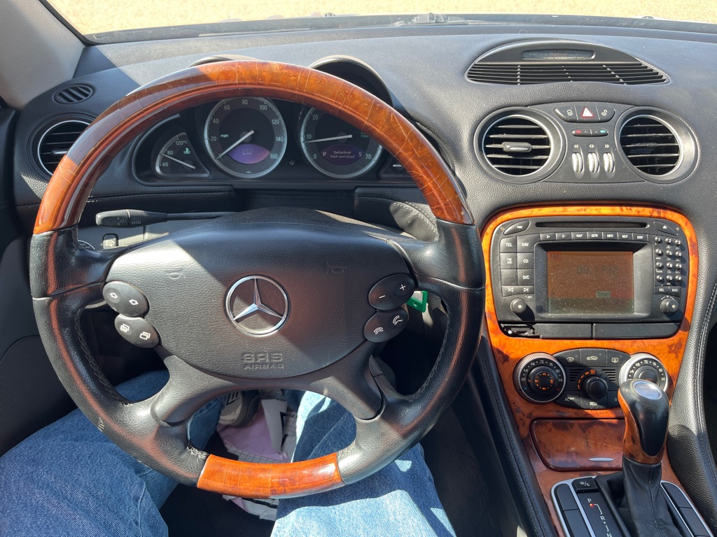 Photo 7 of this MERCEDES-BENZ SL