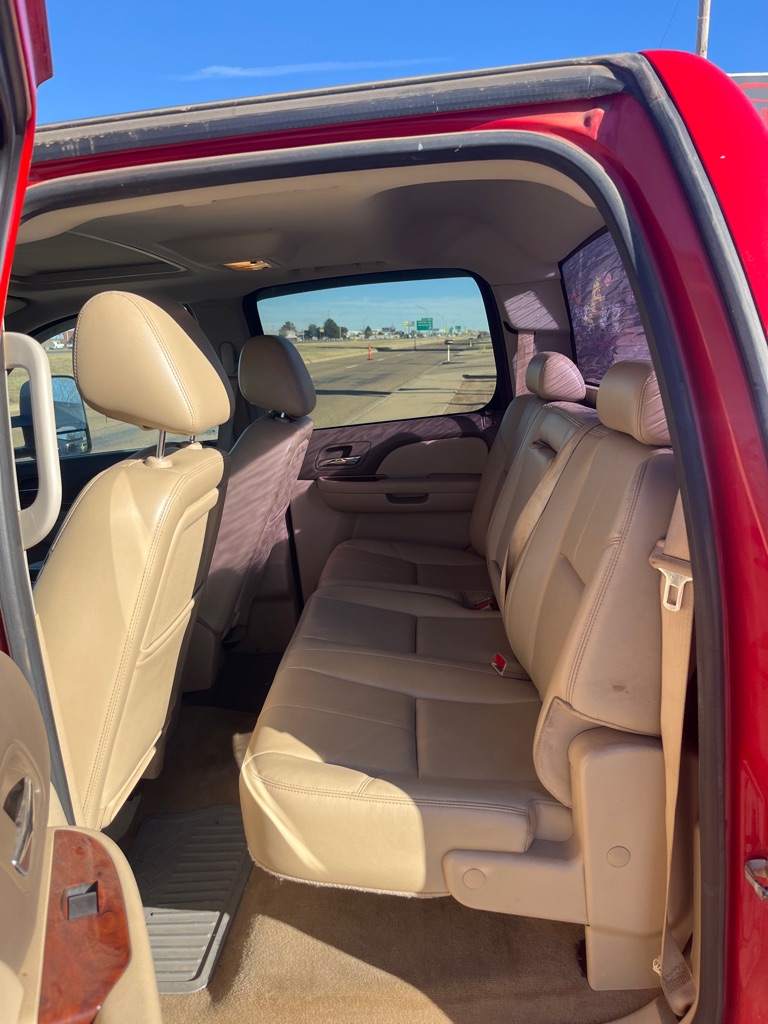 Photo 7 of this GMC SIERRA