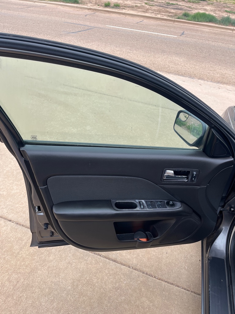 Photo 4 of this FORD FUSION