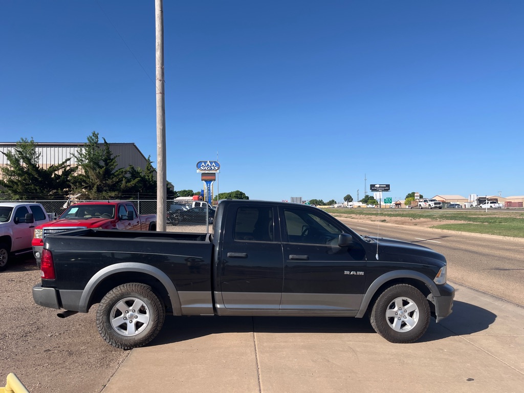 Photo 3 of this DODGE RAM 1500
