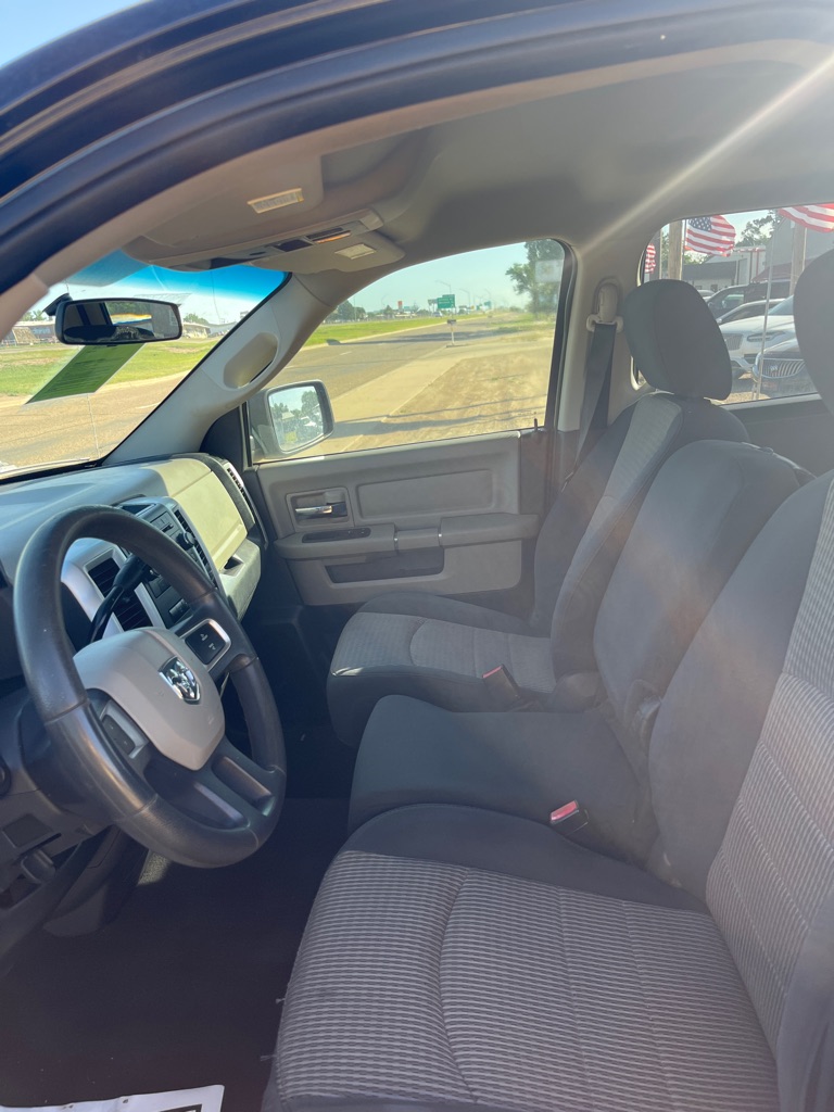 Photo 6 of this DODGE RAM 1500
