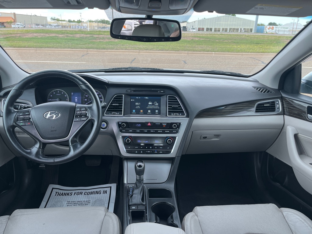 Photo 7 of this HYUNDAI SONATA