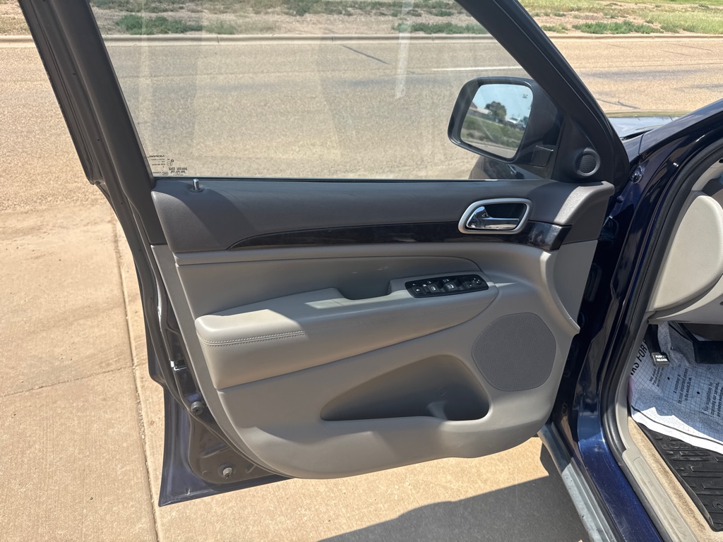 Photo 9 of this JEEP GRAND CHEROKEE