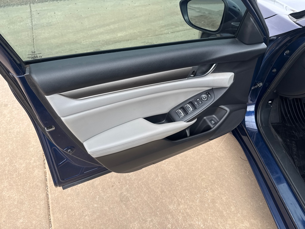 Photo 6 of this HONDA ACCORD
