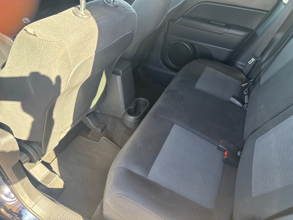 Photo 6 of this JEEP COMPASS
