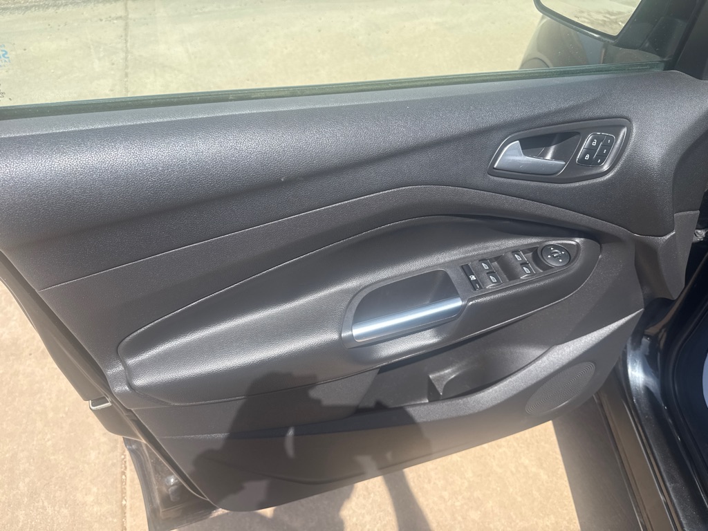 Photo 8 of this FORD ESCAPE