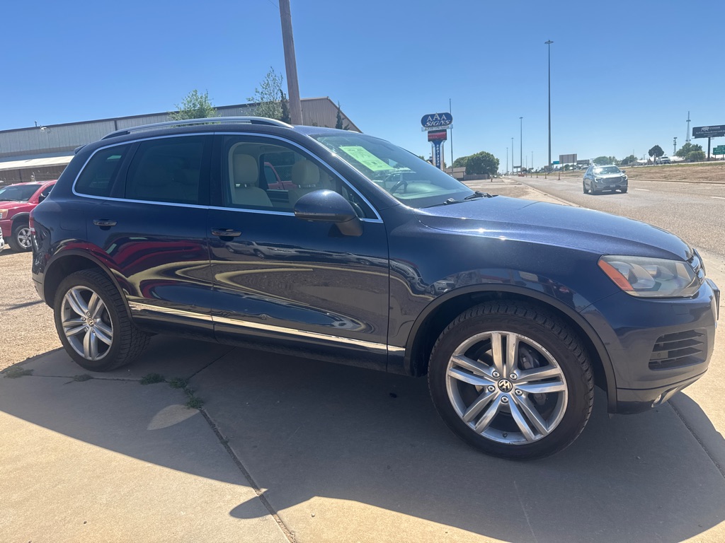 Photo 6 of this VOLKSWAGEN TOUAREG