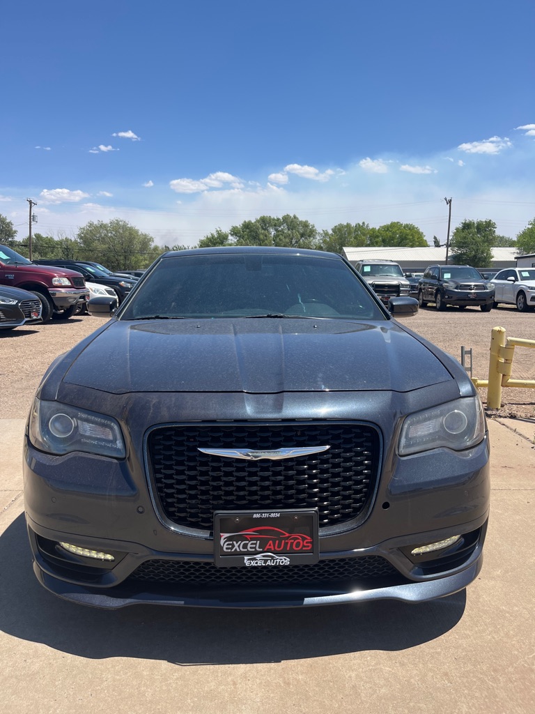 Photo 2 of this CHRYSLER 300