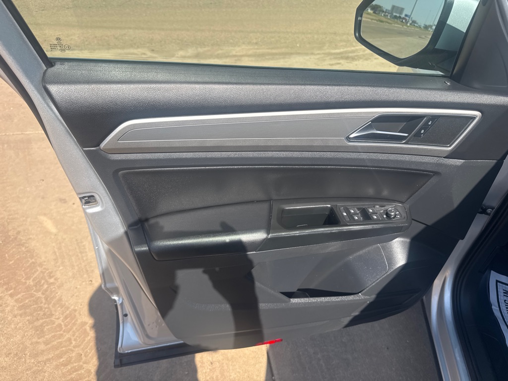 Photo 8 of this VOLKSWAGEN ATLAS