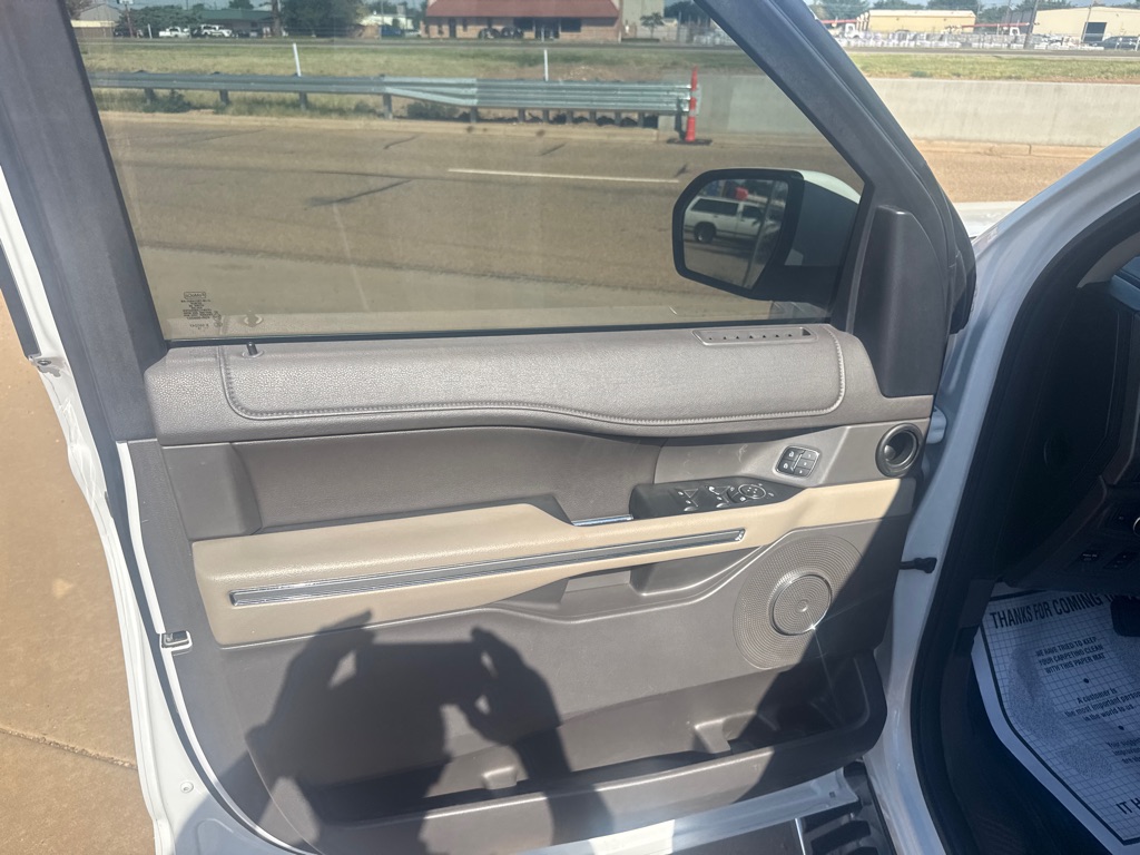 Photo 8 of this FORD EXPEDITION