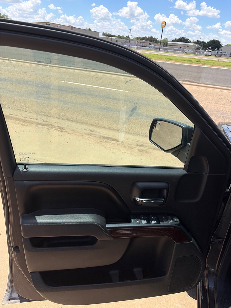 Photo 7 of this GMC SIERRA