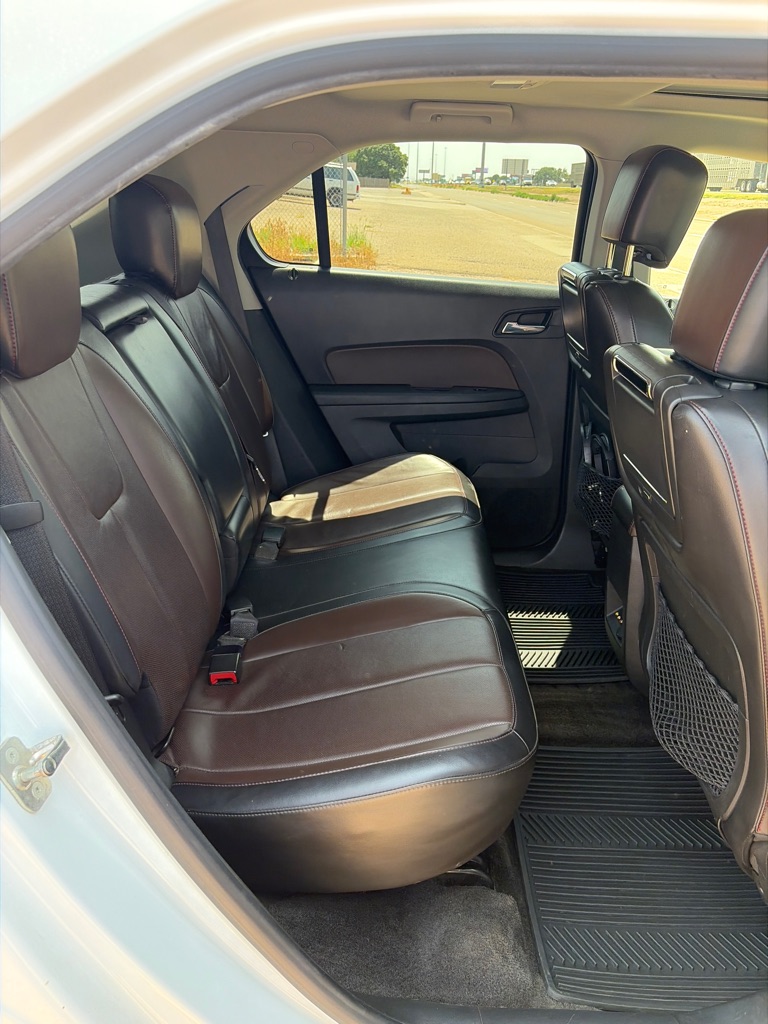 Photo 8 of this CHEVROLET EQUINOX