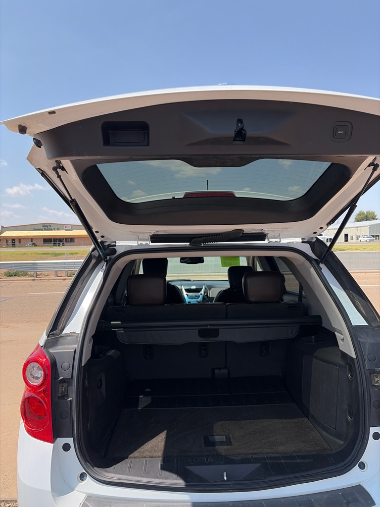 Photo 5 of this CHEVROLET EQUINOX