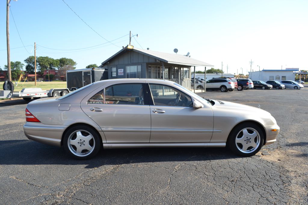 Photo 3 of this MERCEDES-BENZ S-CLASS