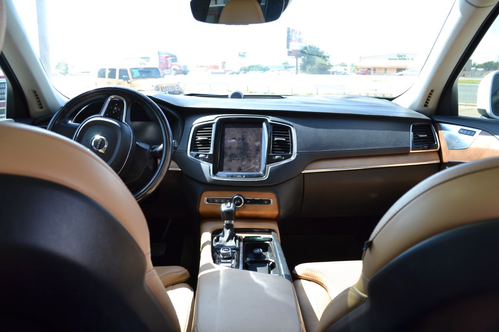 Photo 6 of this VOLVO XC90