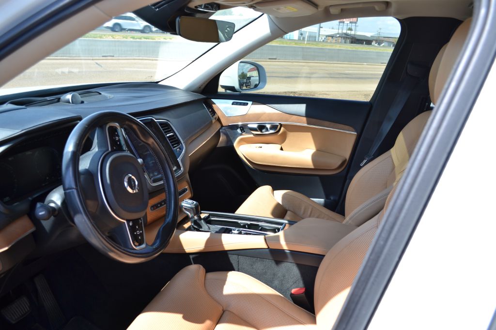 Photo 7 of this VOLVO XC90