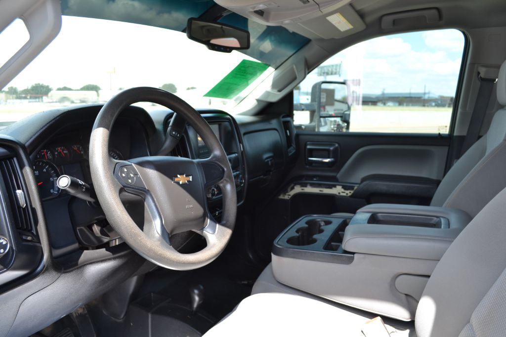 Photo 8 of this CHEVROLET SILVERADO 2500