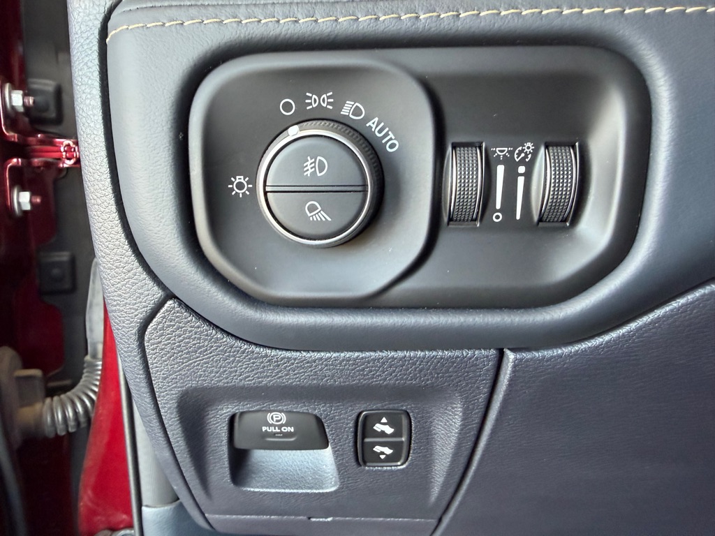 Photo 18 of this RAM 1500