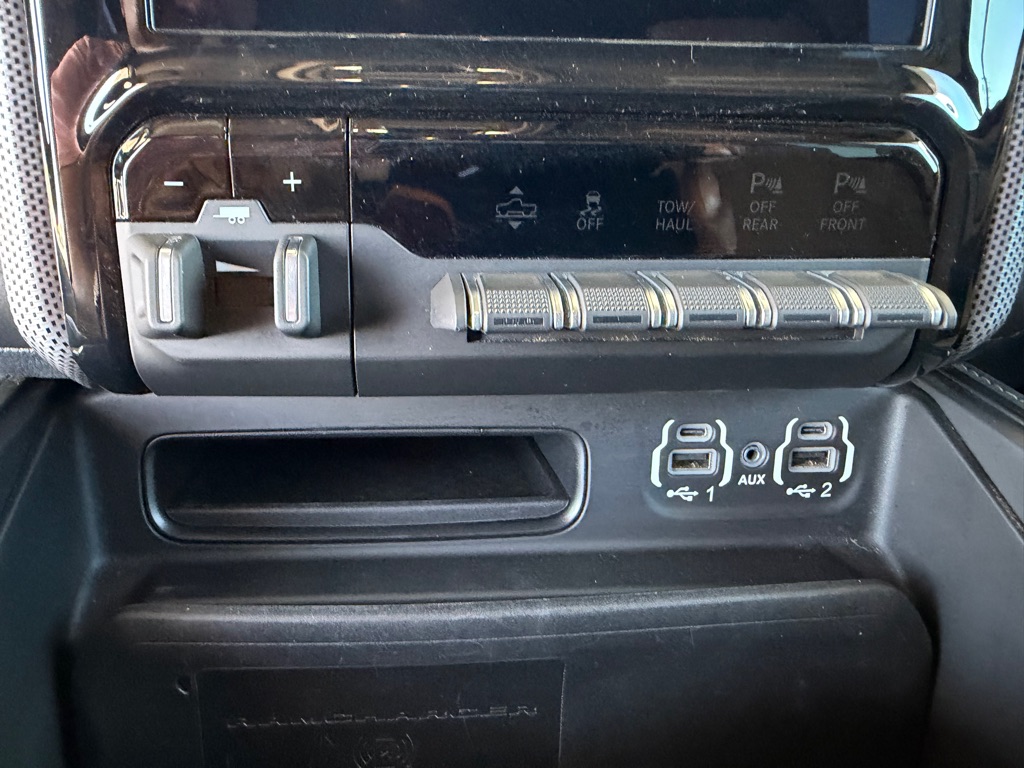 Photo 15 of this RAM 1500