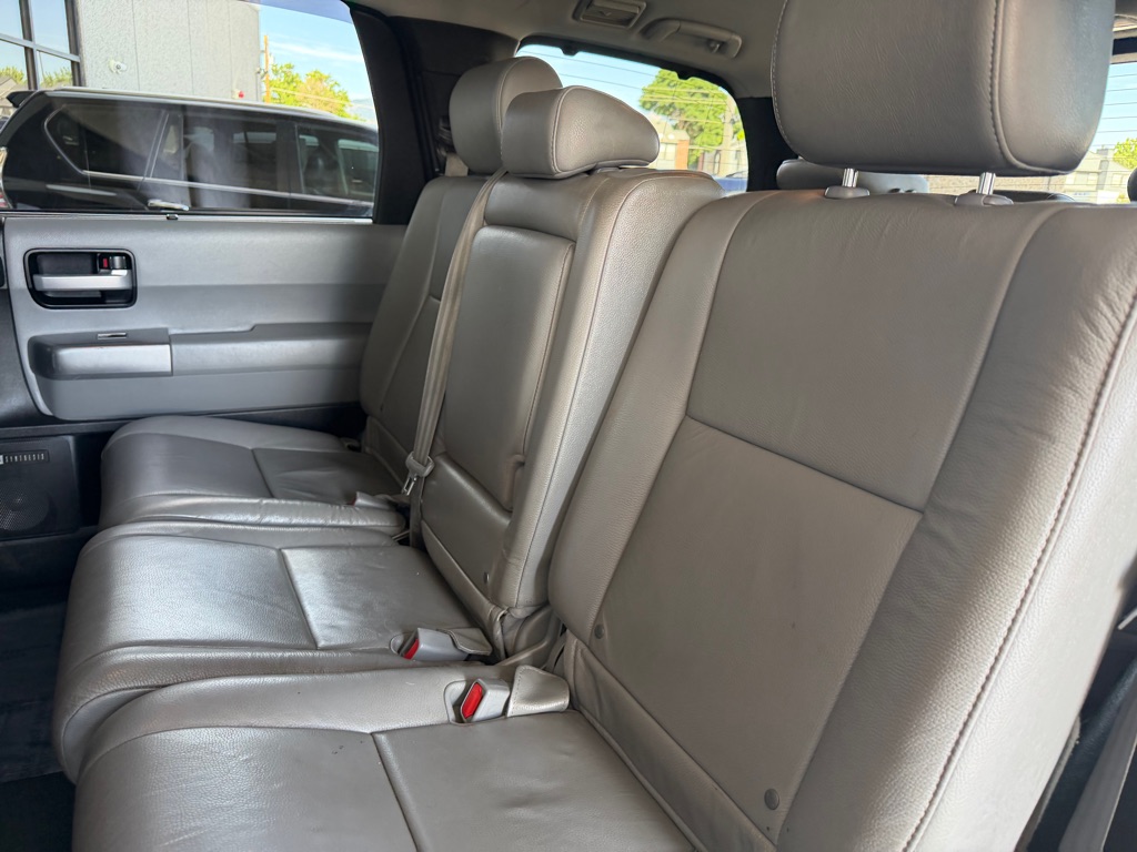 Photo 22 of this TOYOTA SEQUOIA