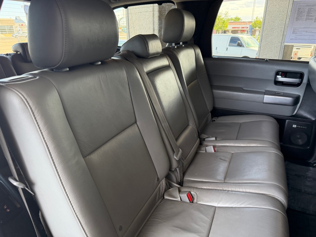 Photo 36 of this TOYOTA SEQUOIA