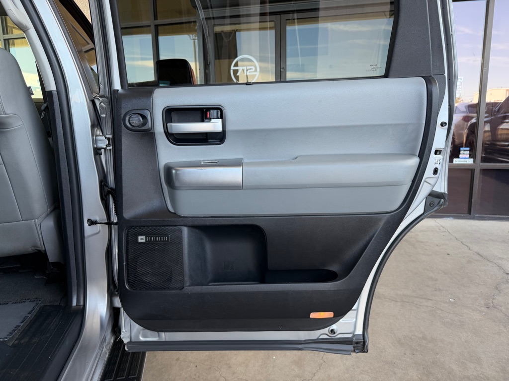 Photo 38 of this TOYOTA SEQUOIA
