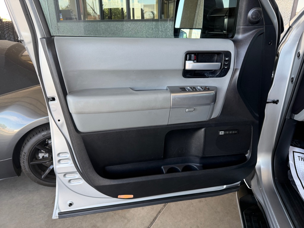 Photo 18 of this TOYOTA SEQUOIA