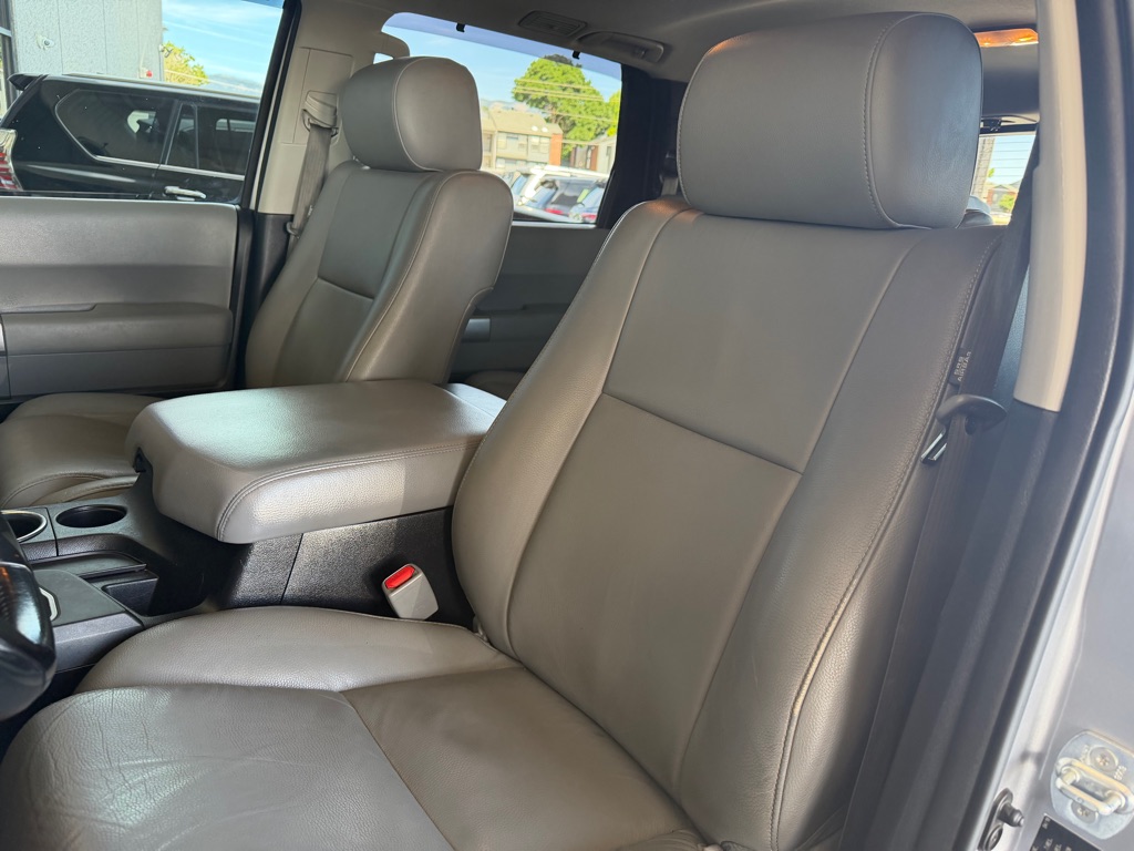 Photo 6 of this TOYOTA SEQUOIA