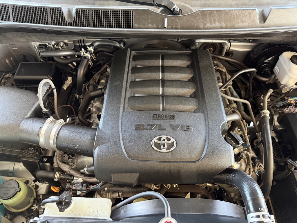 Photo 60 of this TOYOTA SEQUOIA