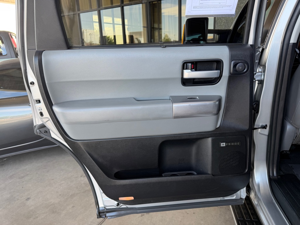 Photo 30 of this TOYOTA SEQUOIA