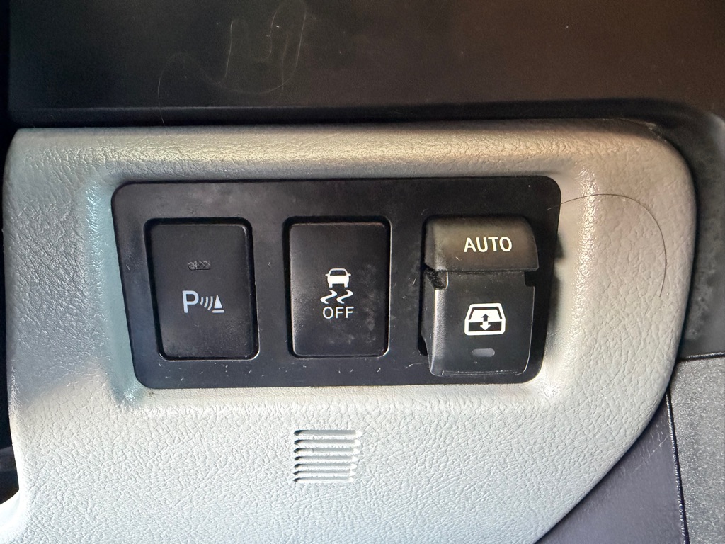 Photo 16 of this TOYOTA SEQUOIA