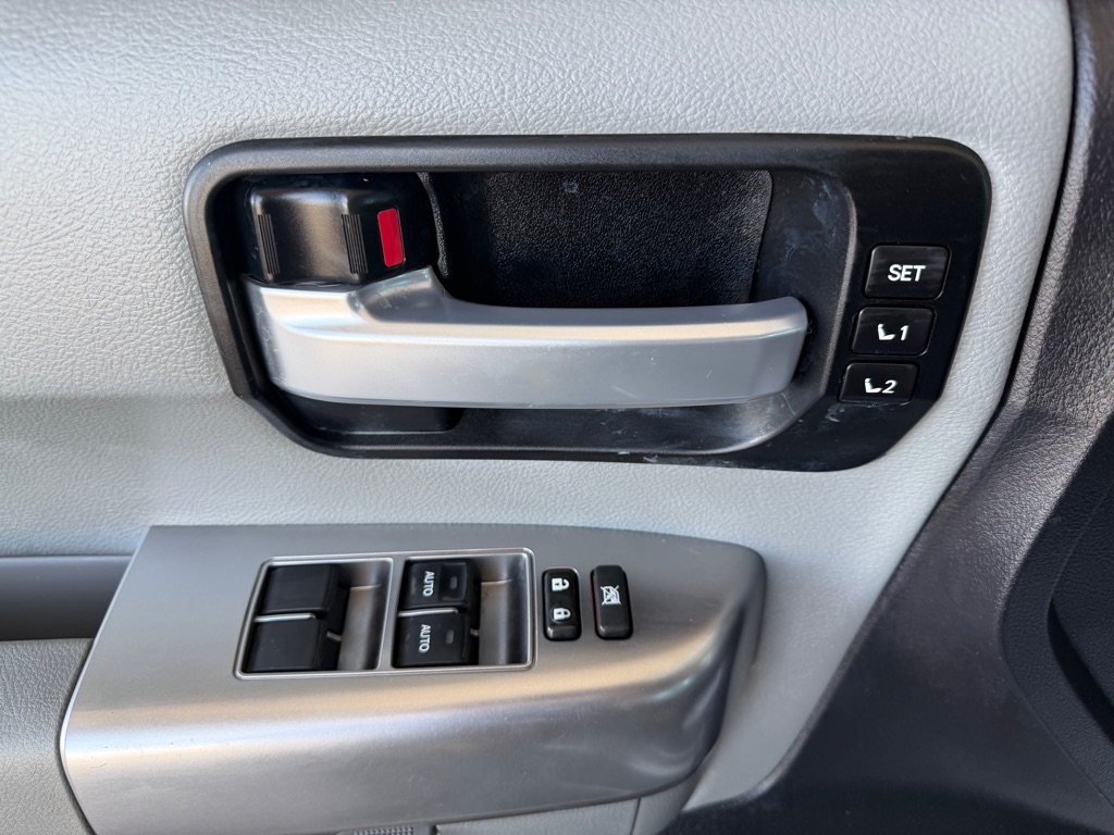 Photo 19 of this TOYOTA SEQUOIA
