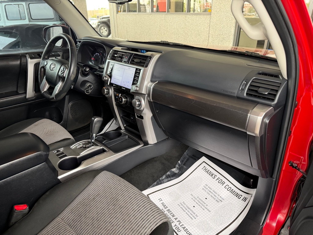 Photo 31 of this TOYOTA 4RUNNER