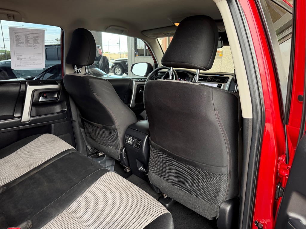 Photo 27 of this TOYOTA 4RUNNER