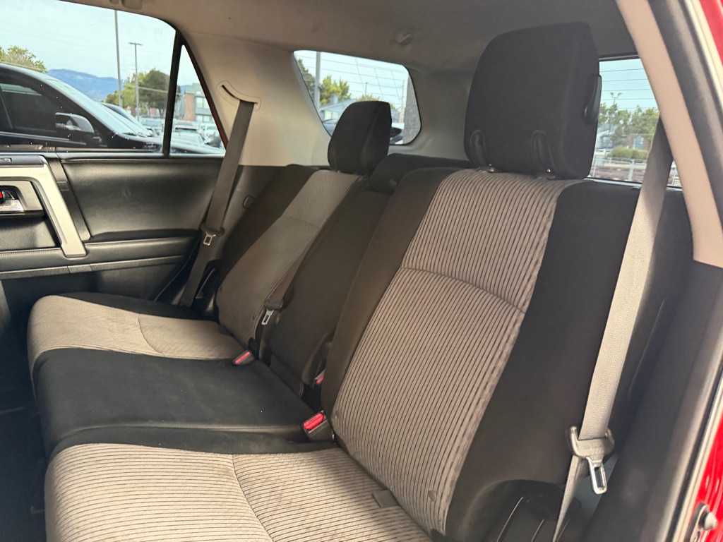 Photo 19 of this TOYOTA 4RUNNER