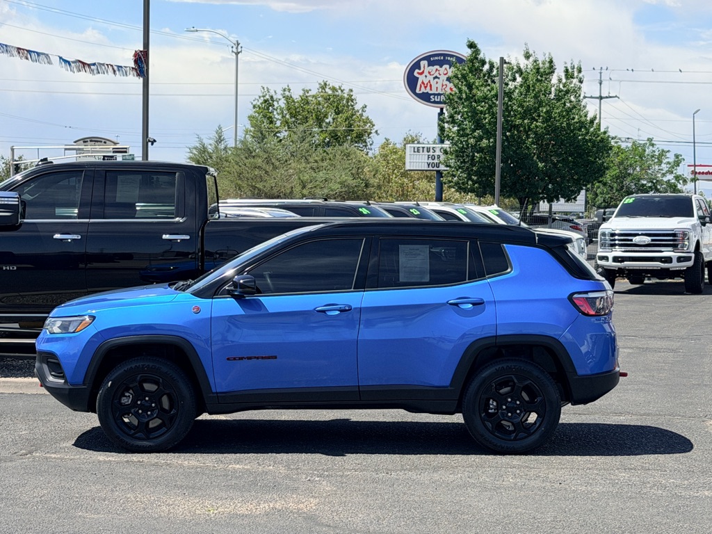 Photo 2 of this JEEP COMPASS