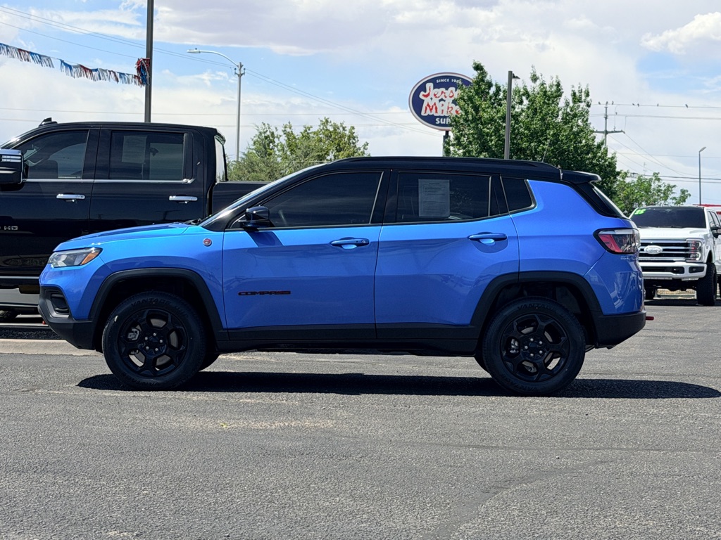 Photo 32 of this JEEP COMPASS