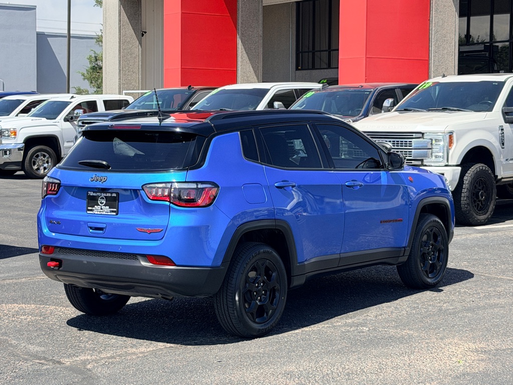 Photo 41 of this JEEP COMPASS