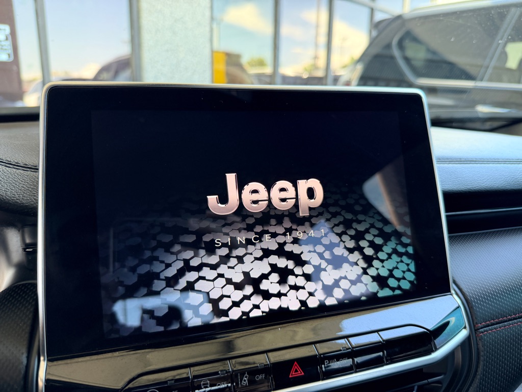 Photo 16 of this JEEP COMPASS